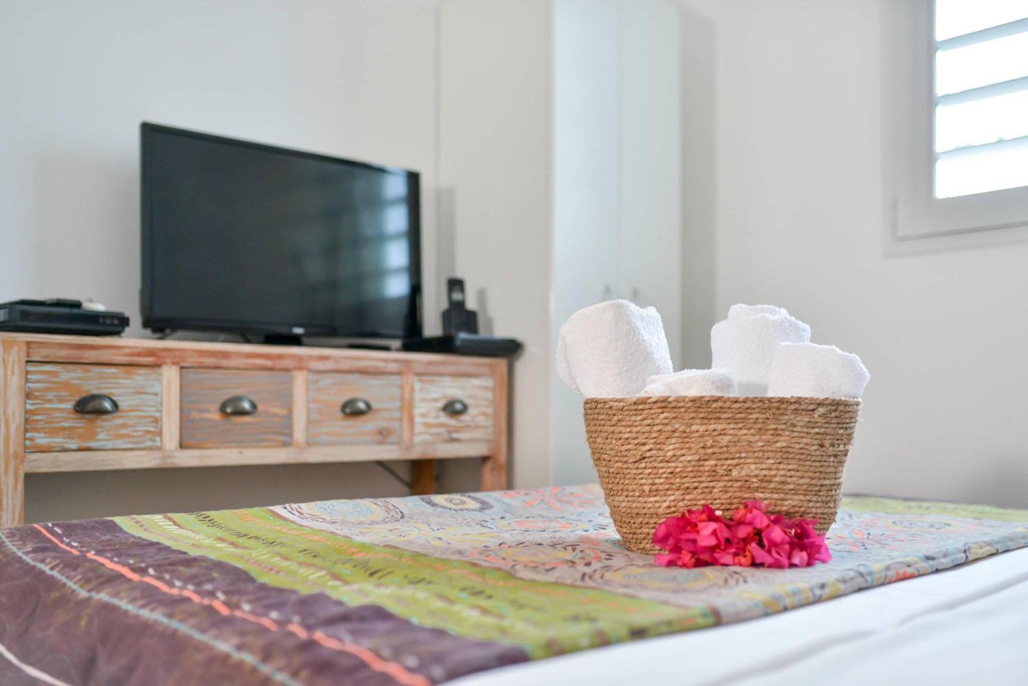 Les Jardins De Chantilly -Bungalows 4 Etoiles Avec Jardins Et Piscines Privees Baie-Mahault Room photo
